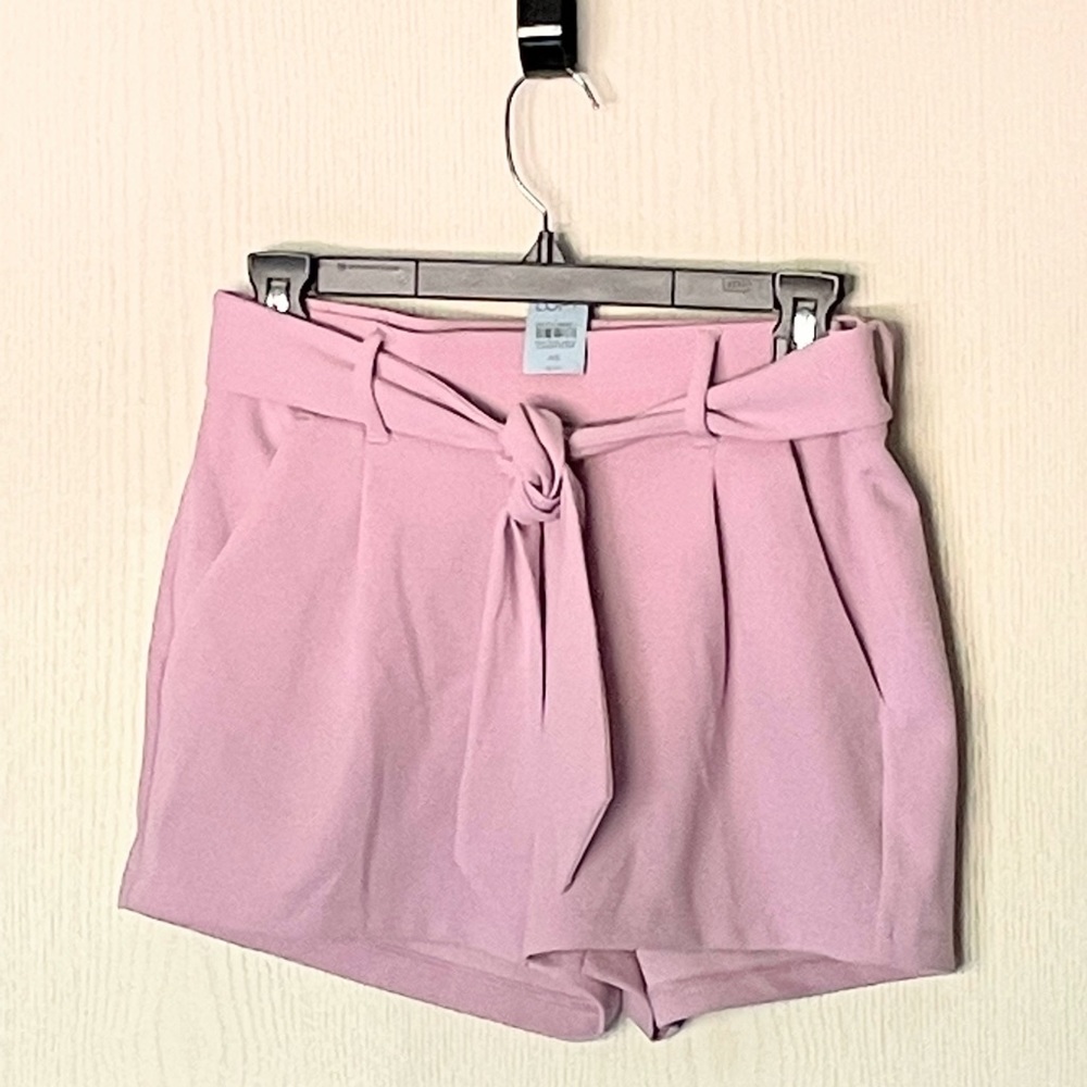 LOFT front knot short 4” inseam Size XS petite NWT in pink